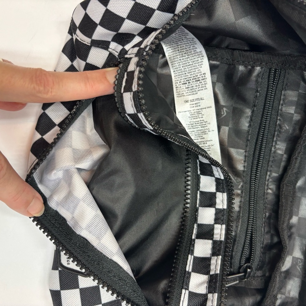 Vans Ward Crossbody Black-White Checkerboard Large Fanny Pack Unisex - Picture 9 of 15